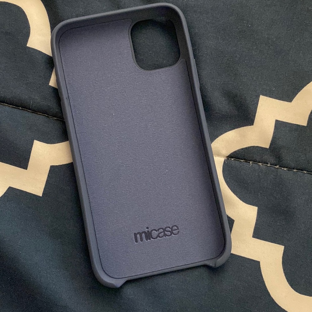 iPhone 11 cell phone CASE! Blue in color.